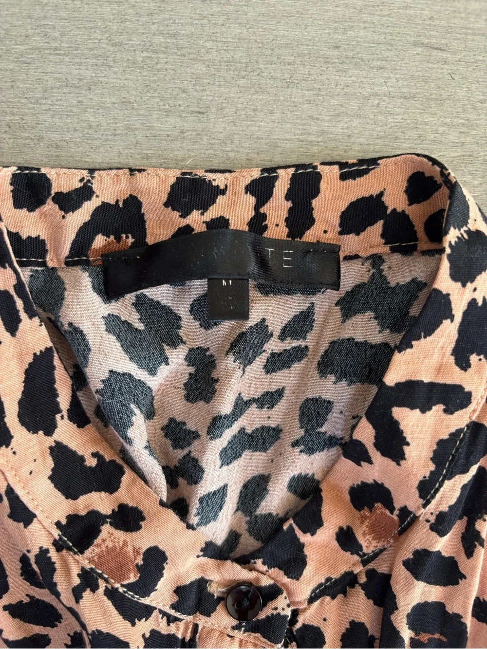Long-Sleeve Pink Leopard Print Tie-Waist Mini Dress - Dynamite size M - Picture 4 of 8